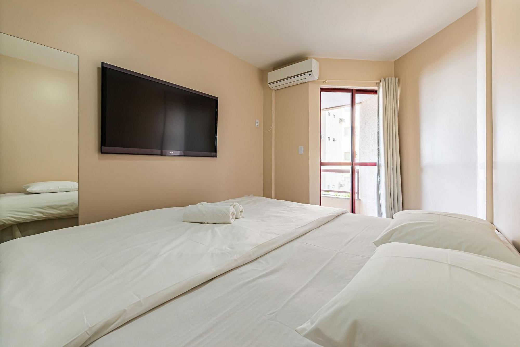 Apto Pe Na Areia Vista Mar Em Meia Praia Evb308 イタペマ エクステリア 写真